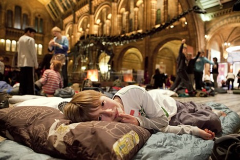 dinosnores-notte al museo National History Museum