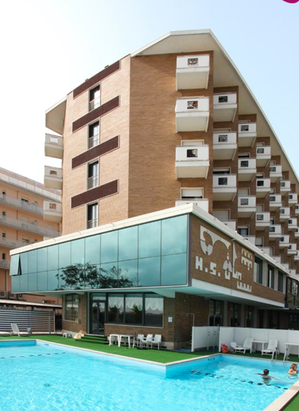 family hotel con piscina a Milano Marittima