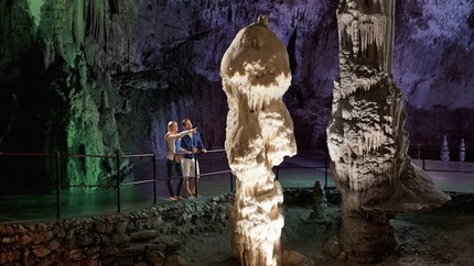 grotte postumia slovenia