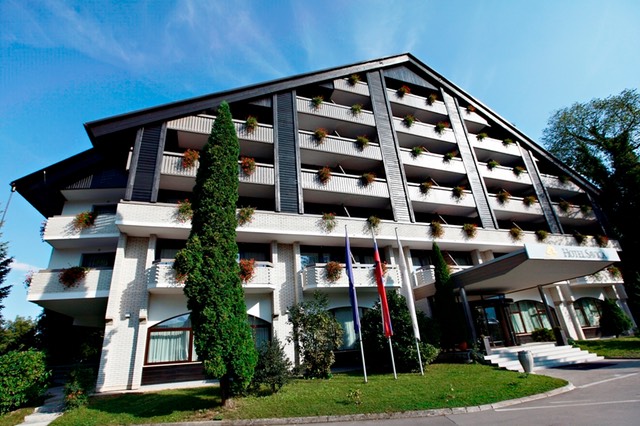 FAMILY HOTEL BLED SLOVENIA BAMBINI