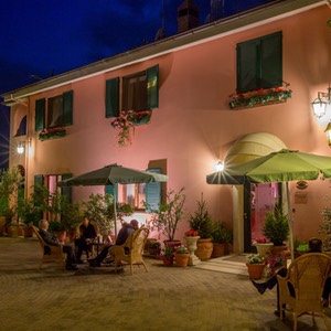 hotel collina calanchi sera