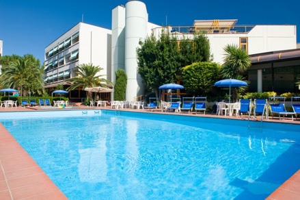 piscina family hotel